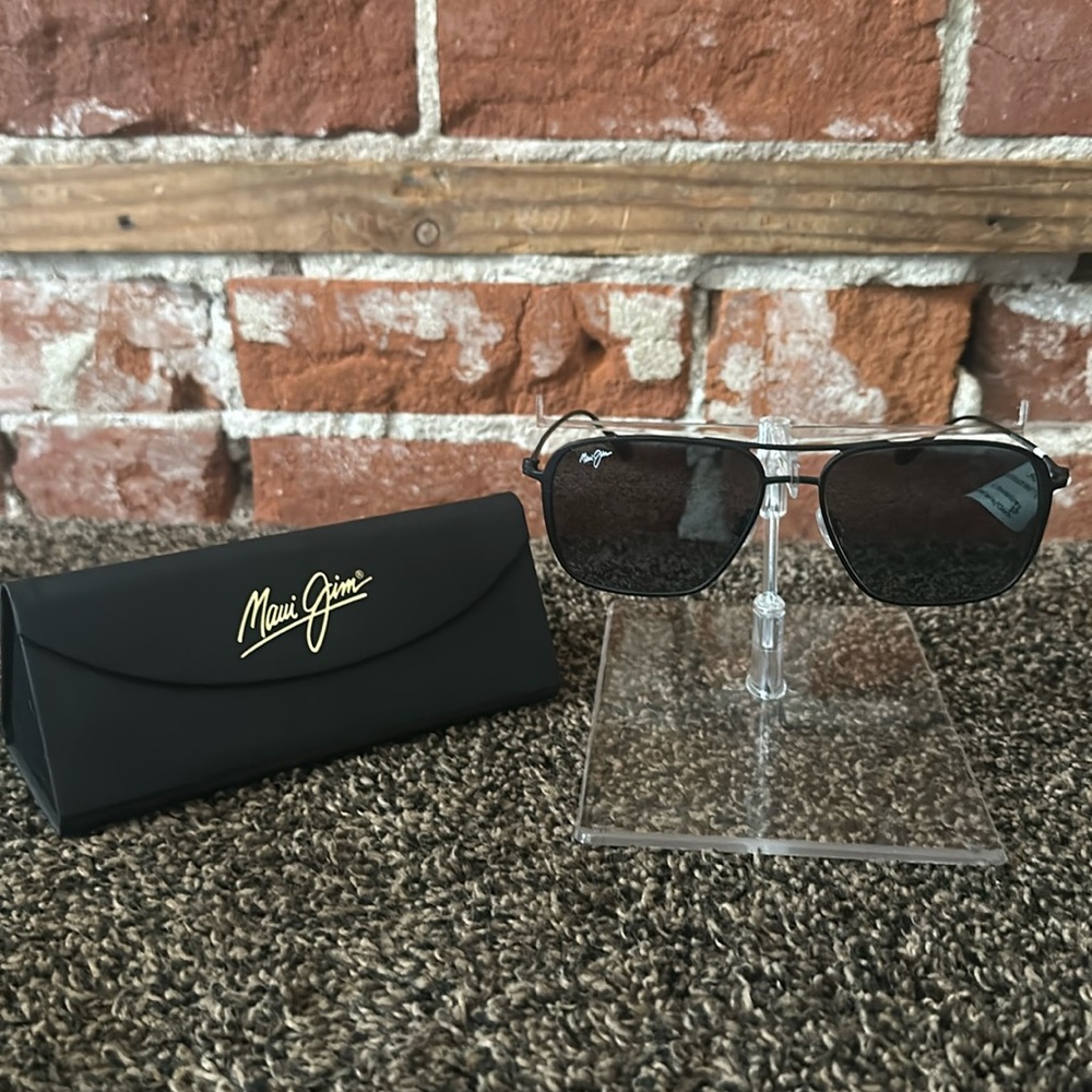 Maui Jim - Grey Beaches Sunglasses
